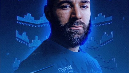 官方：利雅得新月签下38岁前锋本泽马