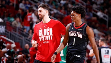 盛世娱乐官网-攻防两端都被各种限制，但火箭还在继续让后场新星担任控卫？