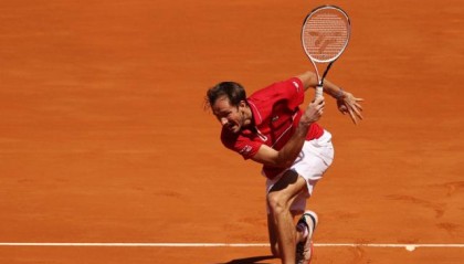 盛世娱乐官网-梅德维德夫结束“三大赛”8连败 “红土天残”开窍了？